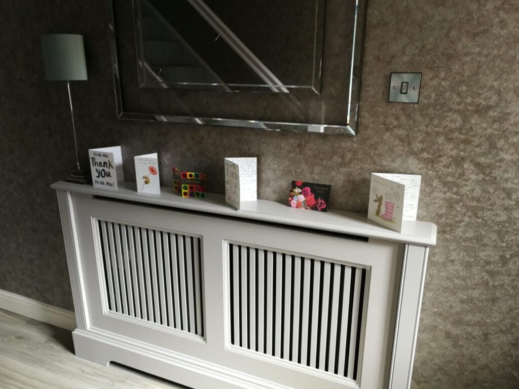 Cubierta de radiador Cubierta de radiador rustico Protector de radiador Mueble de radiador Cubierta radiador españa Cubierta de radiador galicia Cubierta de radiador a coruña Cubierta de radiador inglesa Hecho a medida Hecho a mano Diseñado individualmente Pintado a mano Rustico Madera Bespoke radiator covers Rustic radiator cover Custom made radiator cover rustic radiator cover radiator guard radiator cabinet radiator cover spain galicia radiator cover radiator cover a coruña English radiator cover Tailor-made Handmade individually designed Hand painted Rustic Wood Woodwork